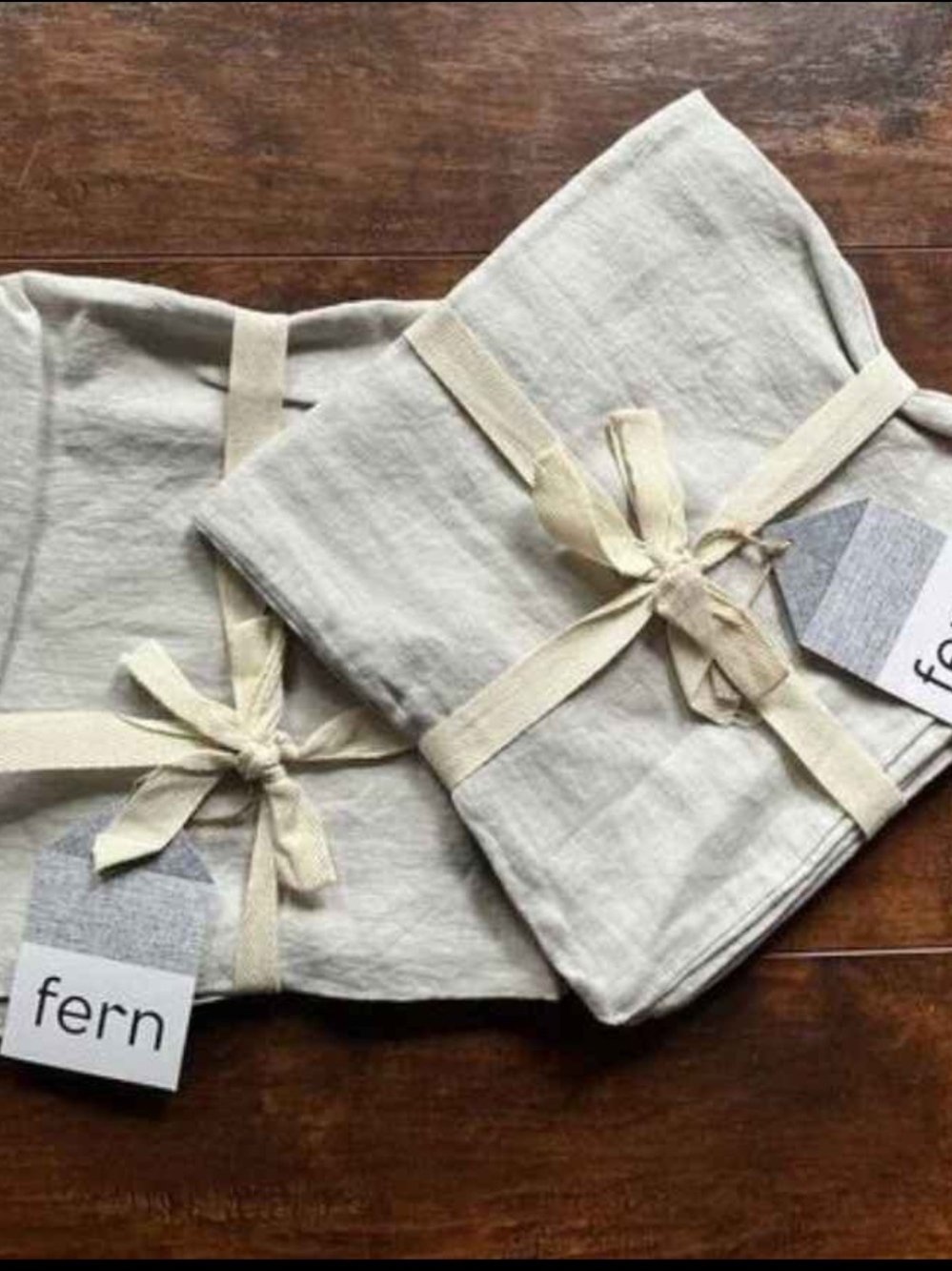 Fine 100% Linen Pillow Cover, 20 x 20. Made in India for Fern. Dove Grey. New.